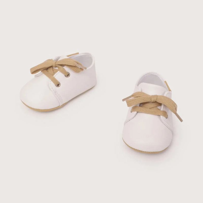 Zapato bebé blanco vestir de niño