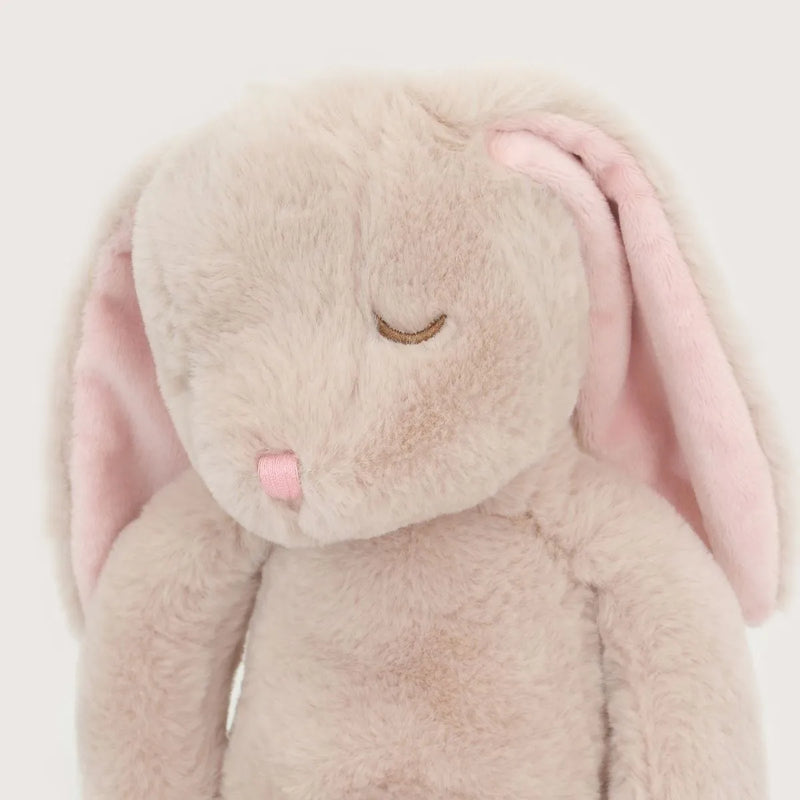 Peluche De Conejo Con Respiración Artificial De Niña