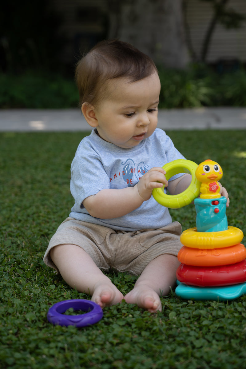 Juguete apilable de patito arcoíris