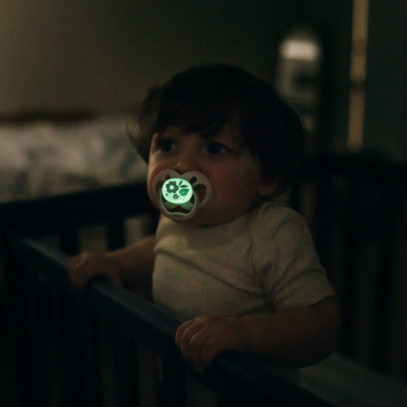 Chupete Advantage de Noche, Naturaleza Púrpura 0-6M, 2UN Dr. Brown's