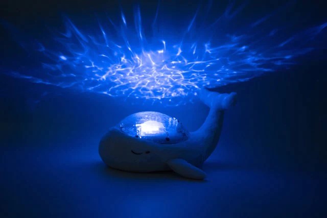 Proyector de Luz y Sonido Cloud b Tranquil Whale – Color Blanco