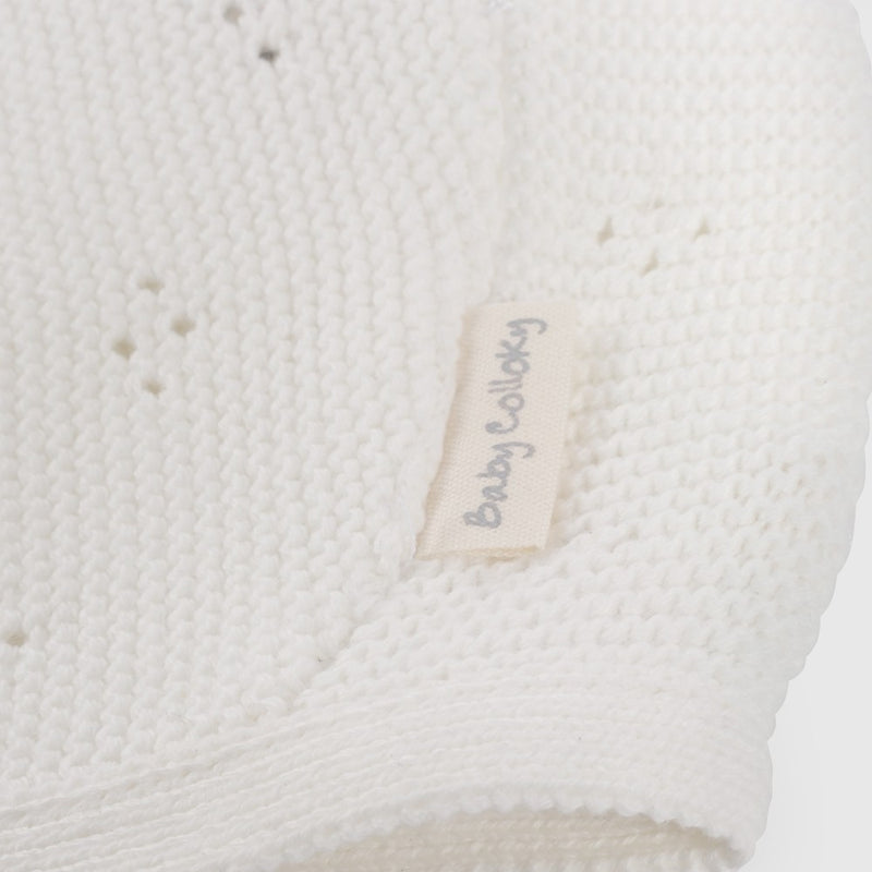 Capota Tejida Blanca de Bebé de New born talla Única
